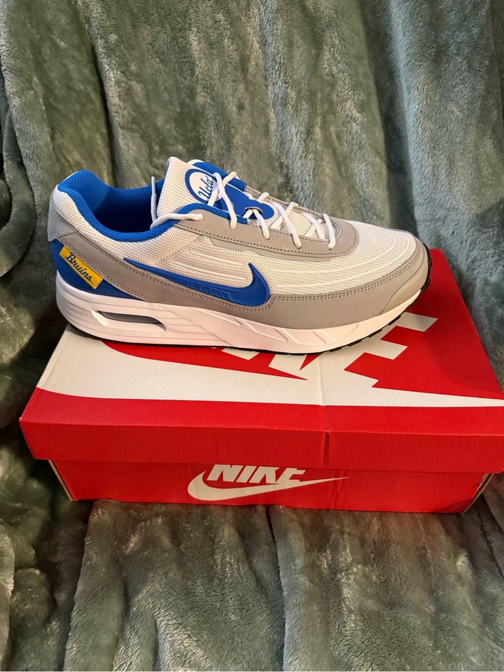 Nike Men’s Air max UCLA Sneakers
